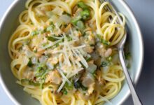 Linguine with clam sauce