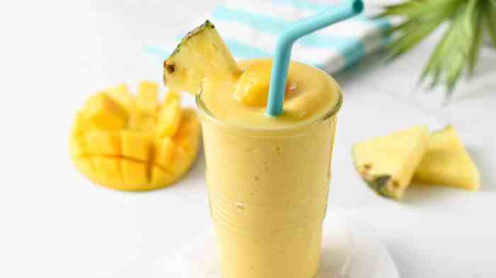 Pineapple mango coconut smoothie