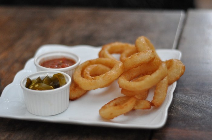 Old fashioned onion rings