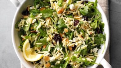 Orzo and arugula salad