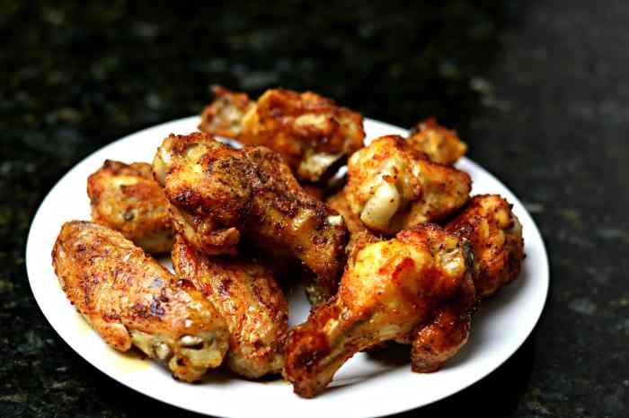 Crisp fried chicken wings