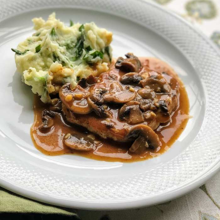 Pork chops in garlic mushroom sauce