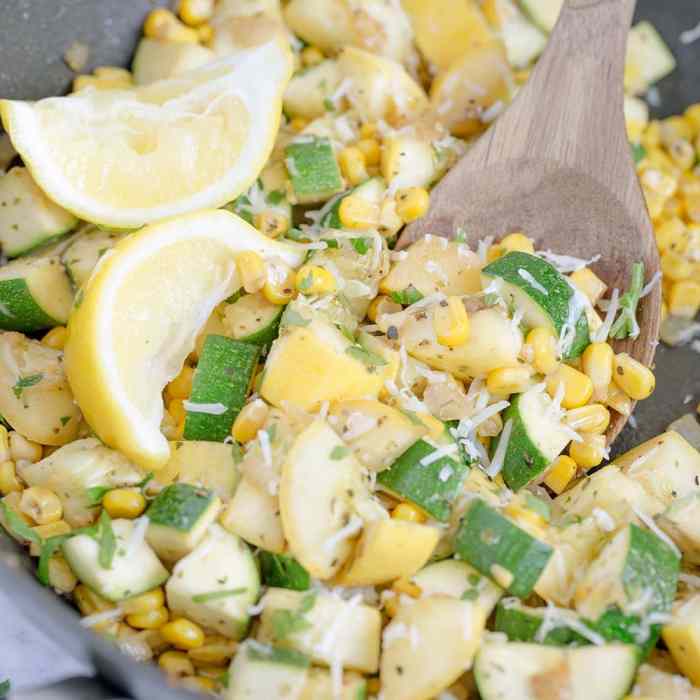 Calabacitas con elote zucchini with corn