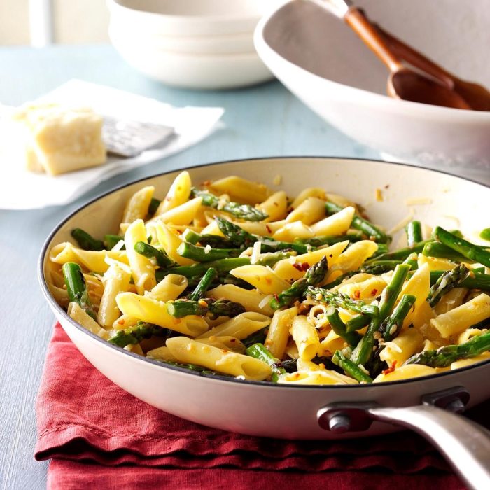 Baked asparagus and mushroom pasta