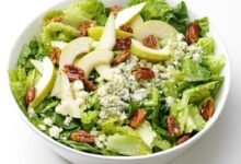 Pear and blue cheese salad