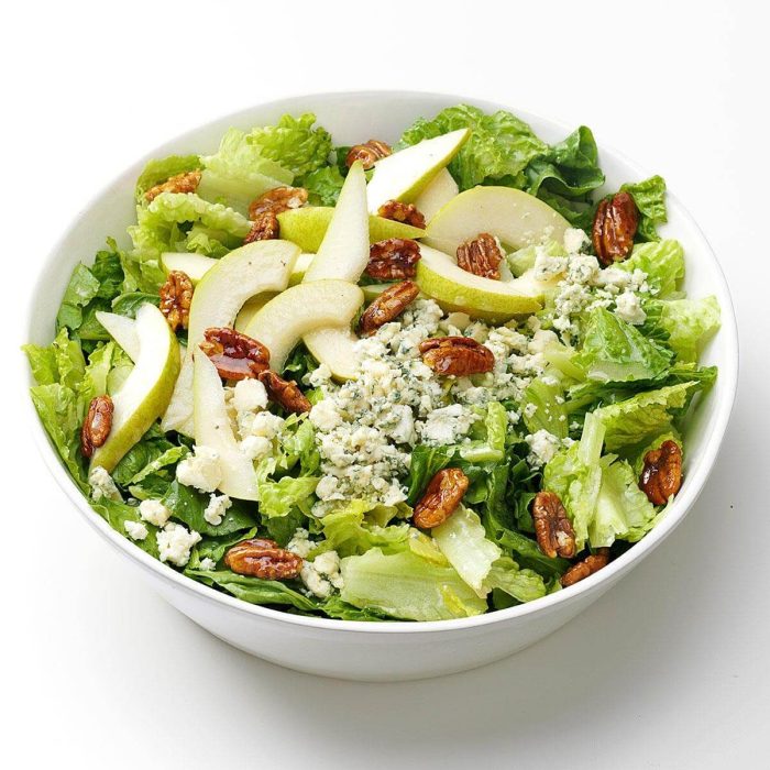 Pear and blue cheese salad