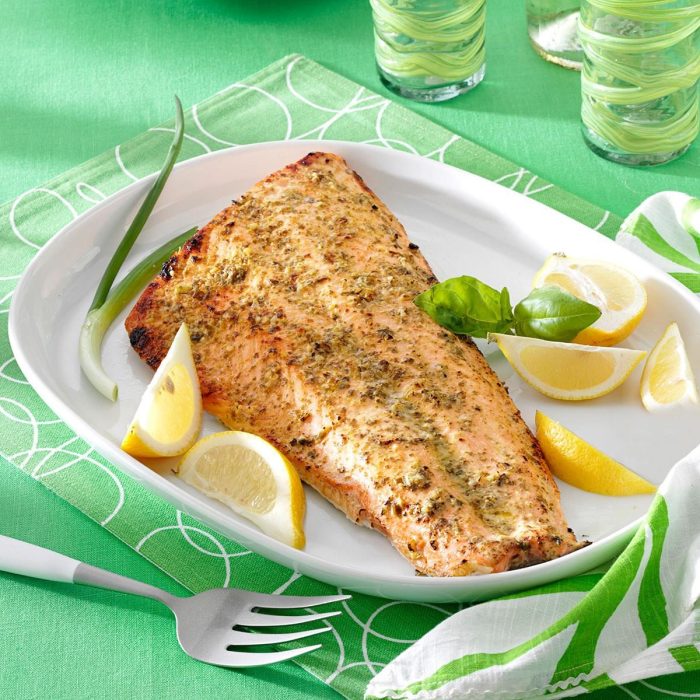 Grilled salmon with creamy pesto sauce