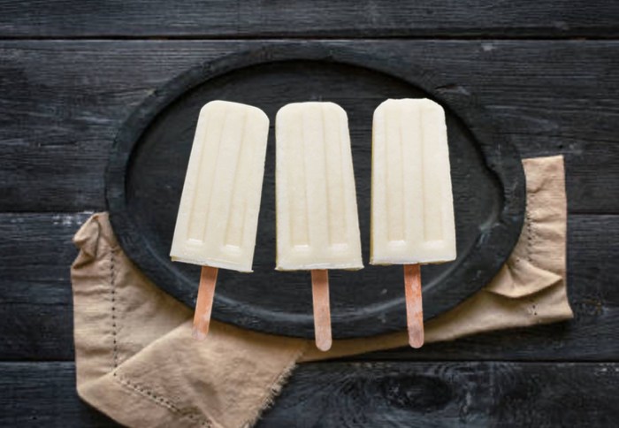 Old fashioned vanilla ice pops aka pop pops