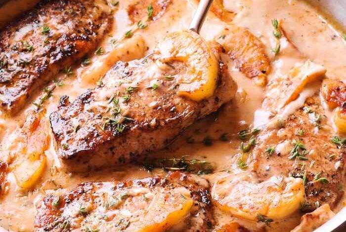 Pork chops with apple and cream sauce