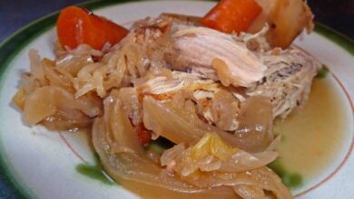 Slow cooker pork and sauerkraut with apples