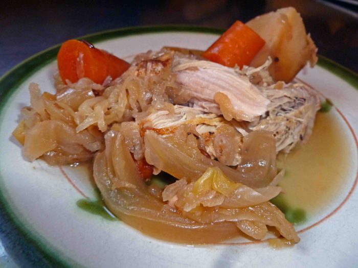 Slow cooker pork and sauerkraut with apples