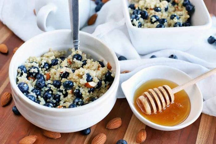 Blueberry lemon breakfast quinoa