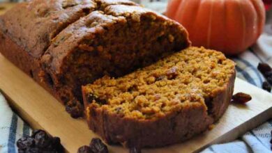 Pumpkin bread with raisins and pecans