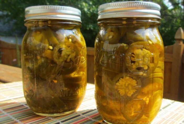 Quick pickled jalapeno rings