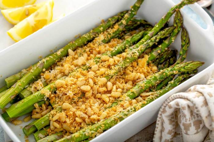 Roasted asparagus with parmesan cream sauce