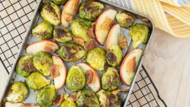 Roasted brussels sprouts with bacon and apples