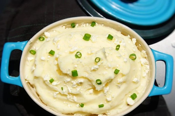 Garlic feta mashed potatoes