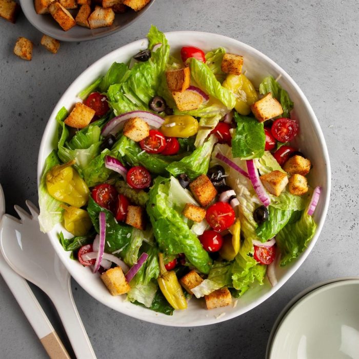 Simple red leaf salad