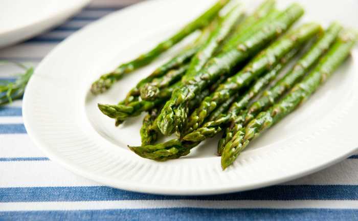 Asparagus steamed hollandaise cookingwithcurls curls