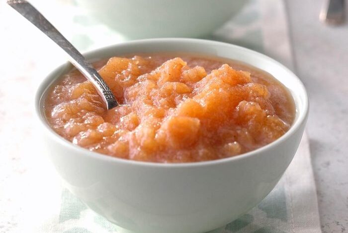 Spiced slow cooker applesauce