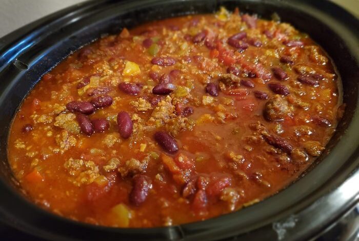 Slow cooker chicken and sausage chili