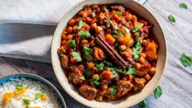 Slow cooker chicken tagine