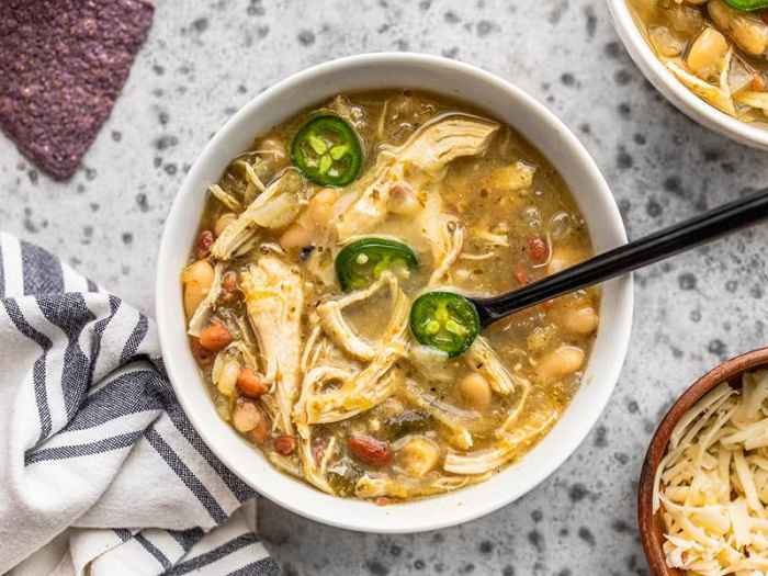 Easy slow cooker white chicken chili