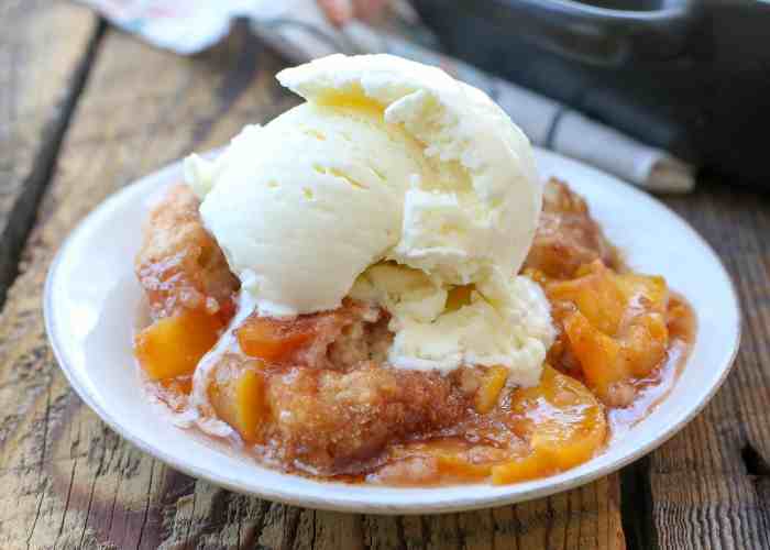 Mamas texas style peach cobbler