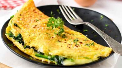 Spinach omelette with leftover mashed potatoes