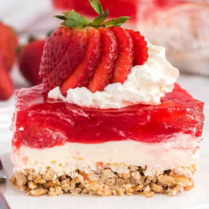 Judys strawberry pretzel salad