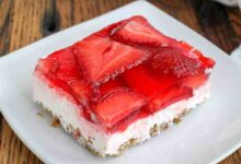 Judys strawberry pretzel salad