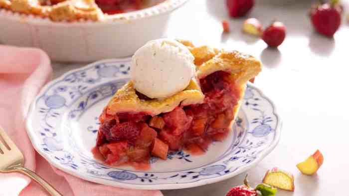 Renees strawberry rhubarb pie