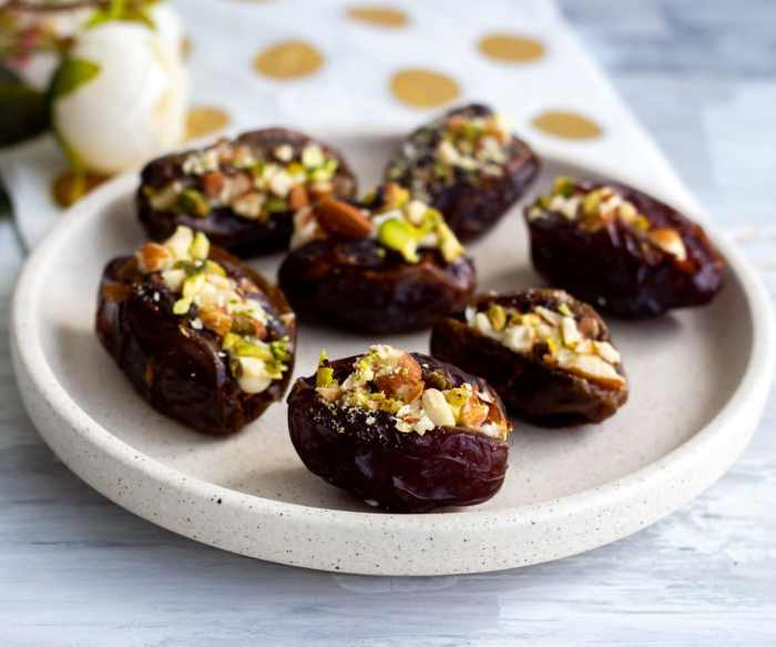 Stuffed dates for ramadan