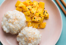 Thai sweet sticky rice with mango khao neeo mamuang