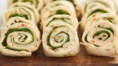 Spicy turkey and cranberry pinwheels