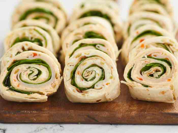 Spicy turkey and cranberry pinwheels