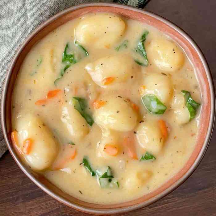 Gnocchi spinach and meatball soup