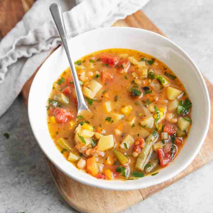 Slow cooker vegetable soup