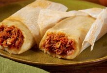 Red chicken tamales tamales rojos de pollo