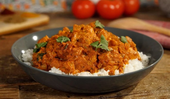 Easy slow cooker chicken tikka masala