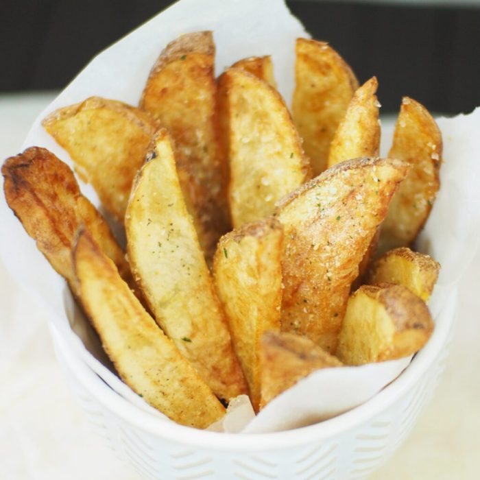 Fryer wedges potato seasoned