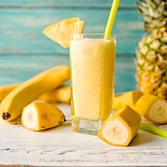 Pineapple and banana smoothie