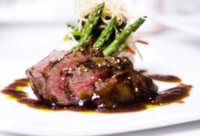 Filet mignon and balsamic strawberries