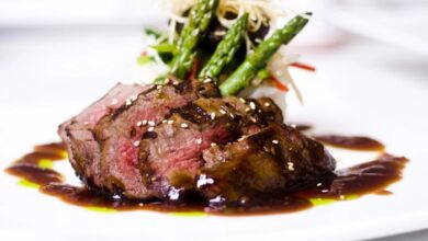 Filet mignon and balsamic strawberries