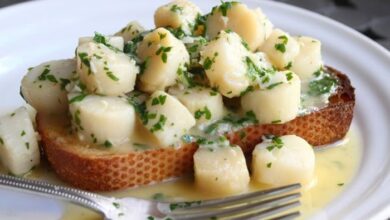 Bay scallops with garlic parsley butter sauce