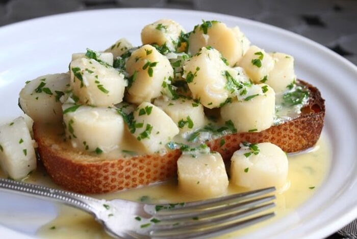 Bay scallops with garlic parsley butter sauce