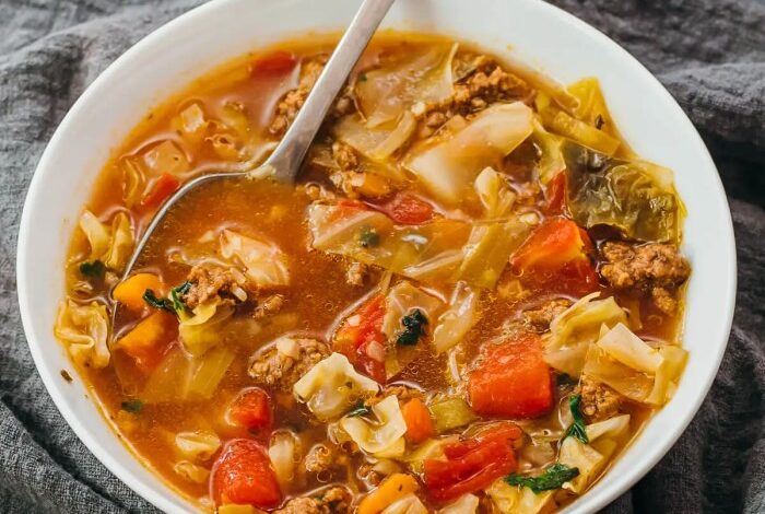 Hamburger soup with cabbage