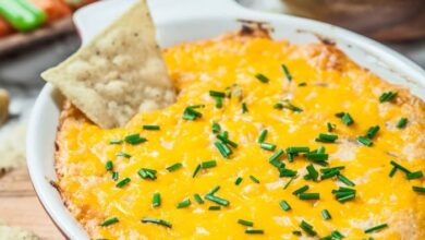 Cheesy buffalo chicken dip