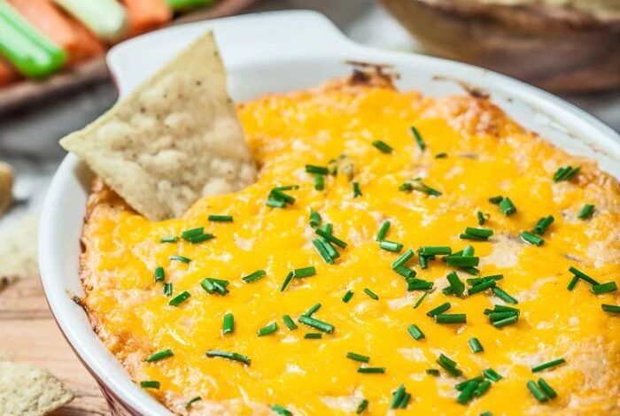 Cheesy buffalo chicken dip
