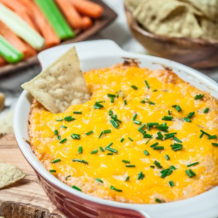 Cheesy buffalo chicken dip